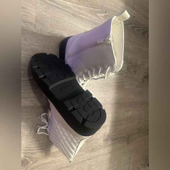 White small boots girl size 4 - Picture 5 of 7